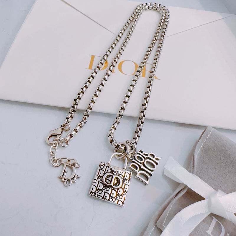 Dior Necklace 05lyr287